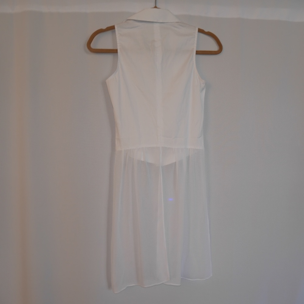 white blouse in women